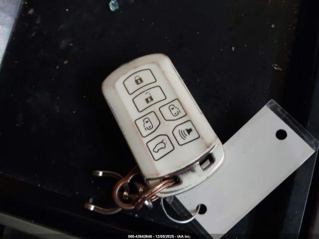 Toyota Sienna Xle V6 Image 10