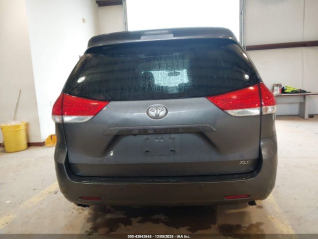 Toyota Sienna Xle V6 Image 14