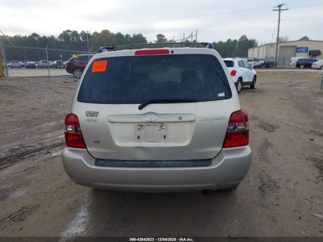 Toyota Highlander V6 Image 9