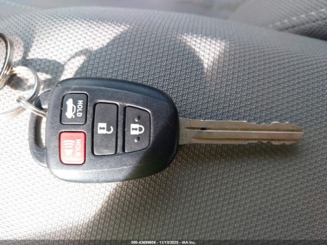 Toyota Corolla Le Image 4