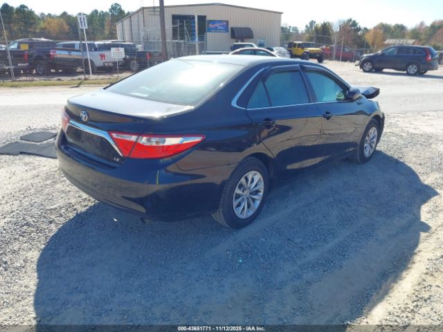 Toyota Camry Le Image 4