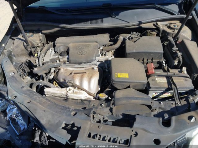 Toyota Camry Le Image 5