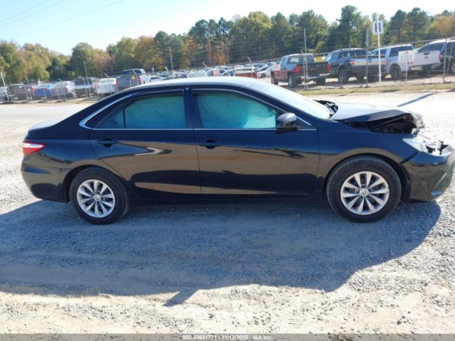 Toyota Camry Le Image 2