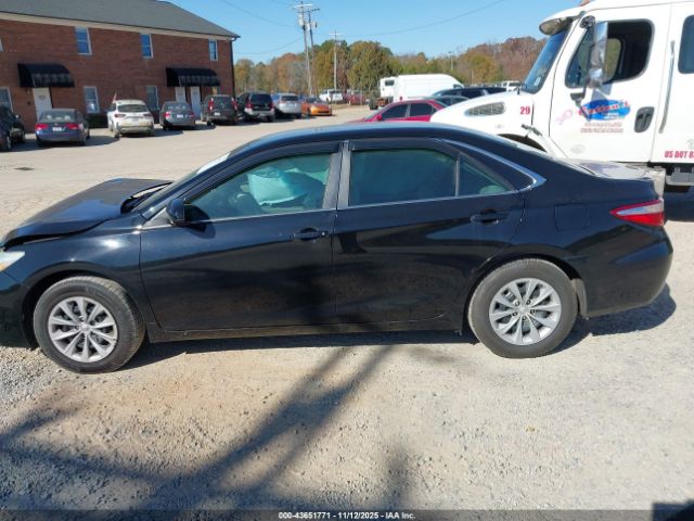 Toyota Camry Le Image 14