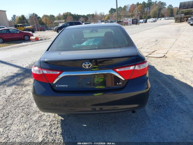 Toyota Camry Le Image 16