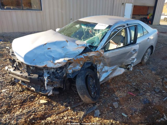 Toyota Camry Le Image 2