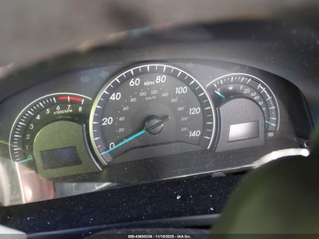 Toyota Camry Le Image 7