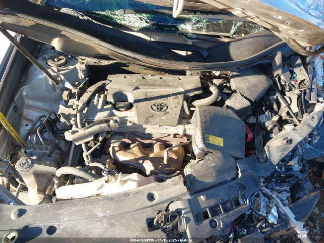 Toyota Camry Le Image 10