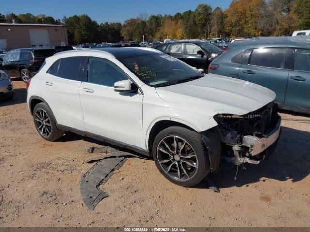  Salvage Mercedes-Benz GLA