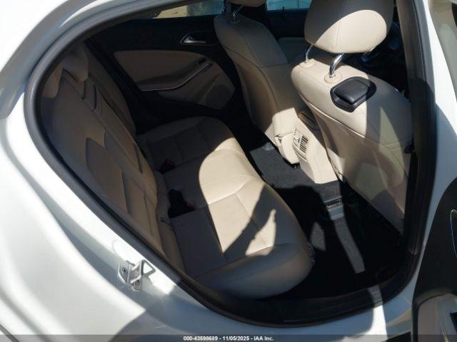 Mercedes-Benz GLA Image 7