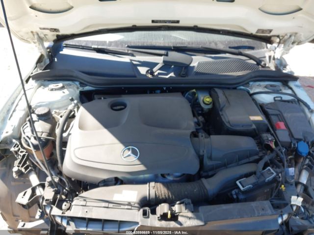 Mercedes-Benz GLA Image 6