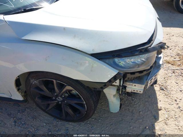 Honda Civic Sport Touring Image 4