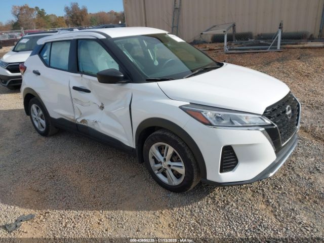 Nissan Kicks S Image 1