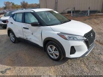  Salvage Nissan Kicks