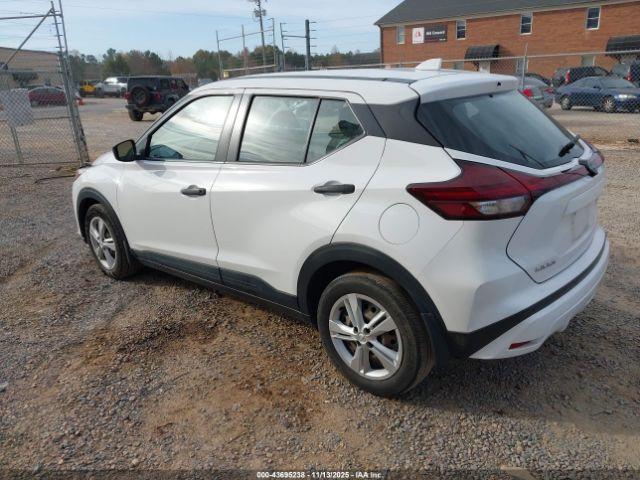 Nissan Kicks S Image 8