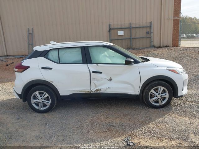 Nissan Kicks S Image 16