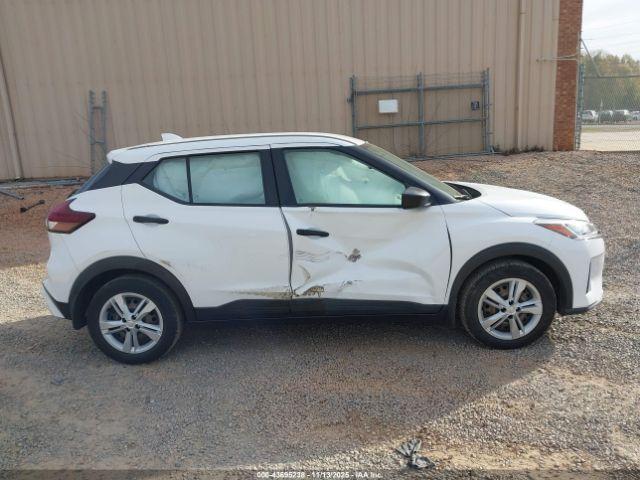 Nissan Kicks S Image 16