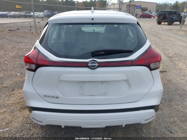 Nissan Kicks S Image 4
