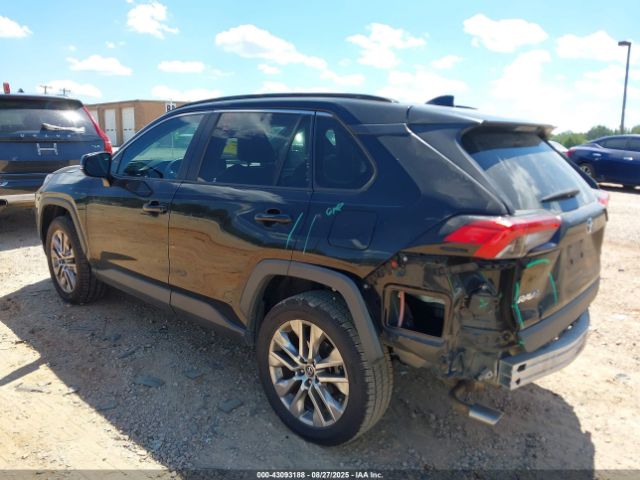 Toyota RAV4 Xle Premium Image 8