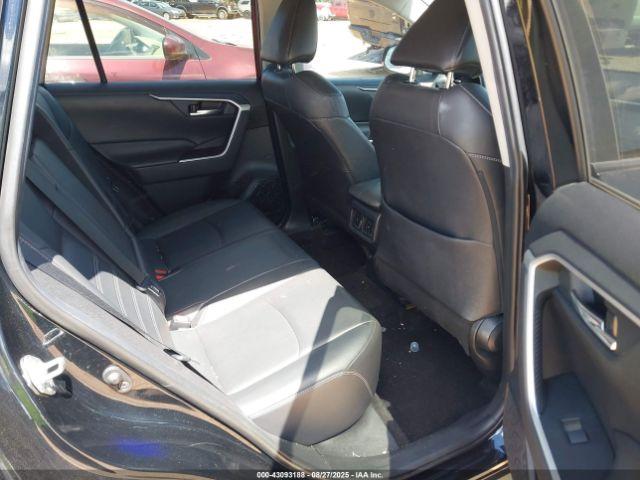 Toyota RAV4 Xle Premium Image 9