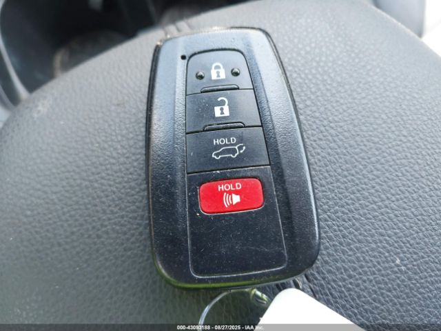 Toyota RAV4 Xle Premium Image 7