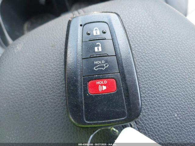 Toyota RAV4 Xle Premium Image 7