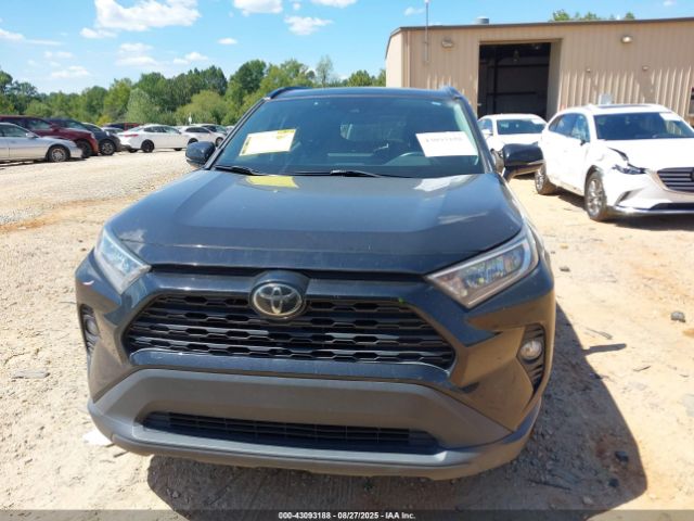 Toyota RAV4 Xle Premium Image 10