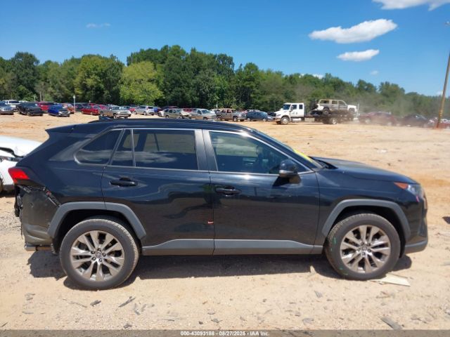 Toyota RAV4 Xle Premium Image 14