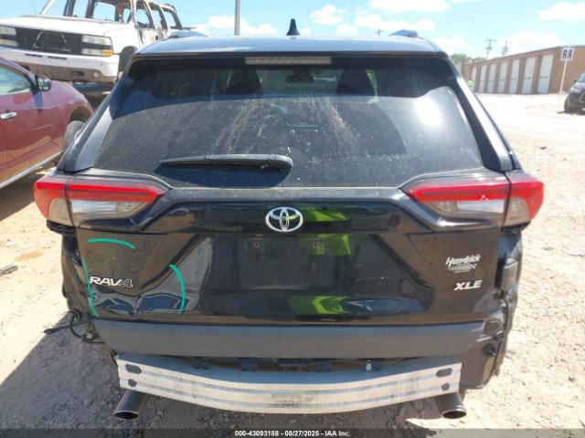 Toyota RAV4 Xle Premium Image 12