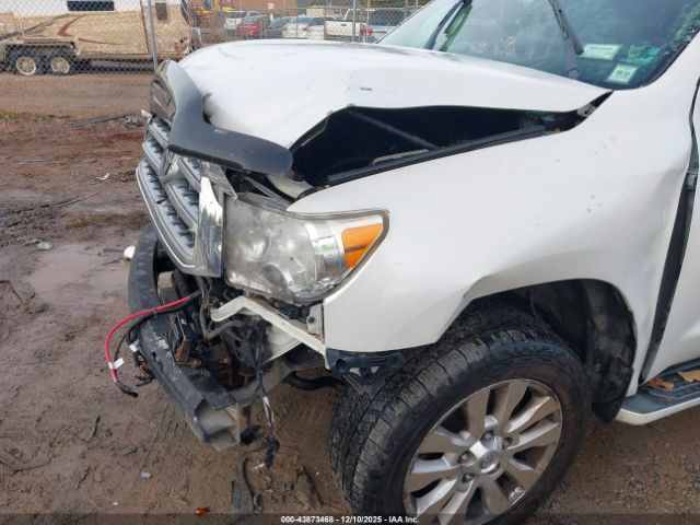 Toyota Sequoia Platinum 5.7l V8 Image 16