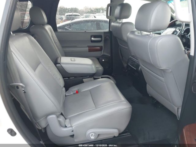 Toyota Sequoia Platinum 5.7l V8 Image 14