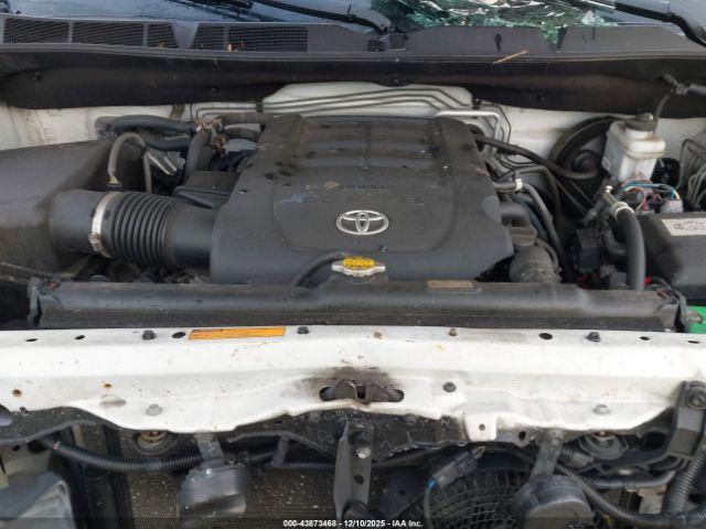 Toyota Sequoia Platinum 5.7l V8 Image 10