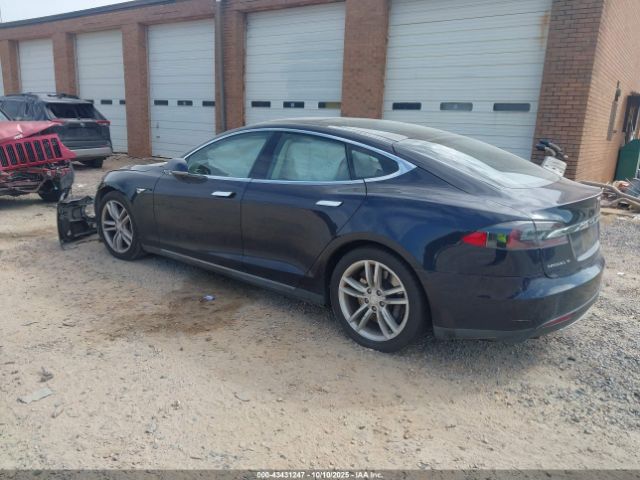 Tesla Model S Signature Image 8
