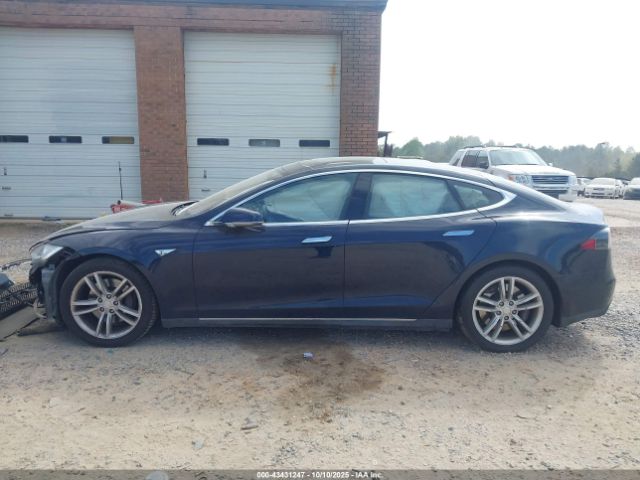 Tesla Model S Signature Image 14