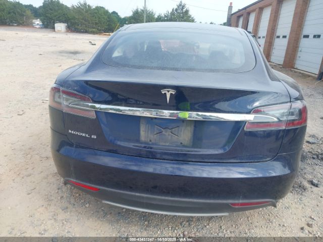 Tesla Model S Signature Image 3