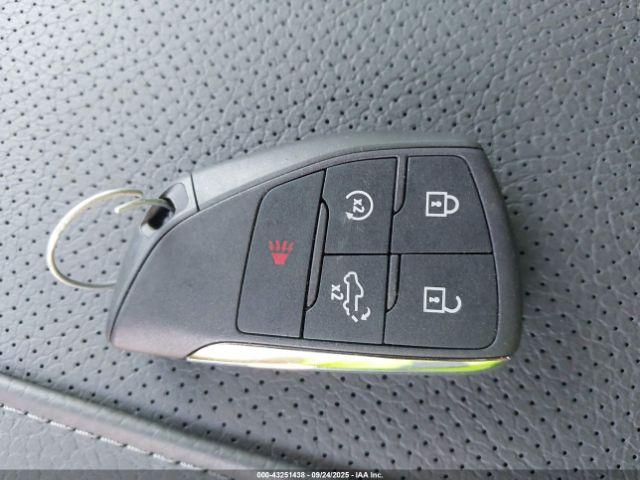 GMC Sierra 1500 4wd  Short Box Denali Image 12