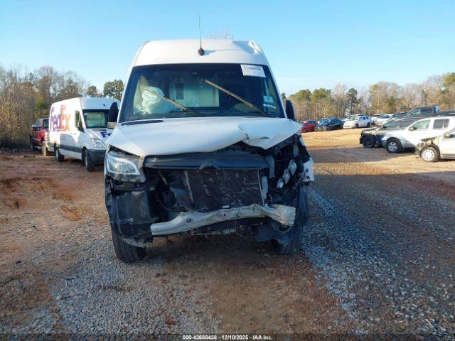 Mercedes-Benz Sprinter 2500 High Roof 4-cyl Diesel Image 5