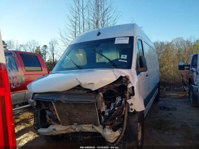 Mercedes-Benz Sprinter 2500 High Roof 4-cyl Diesel Image 12