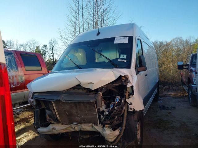 Mercedes-Benz Sprinter 2500 High Roof 4-cyl Diesel Image 12